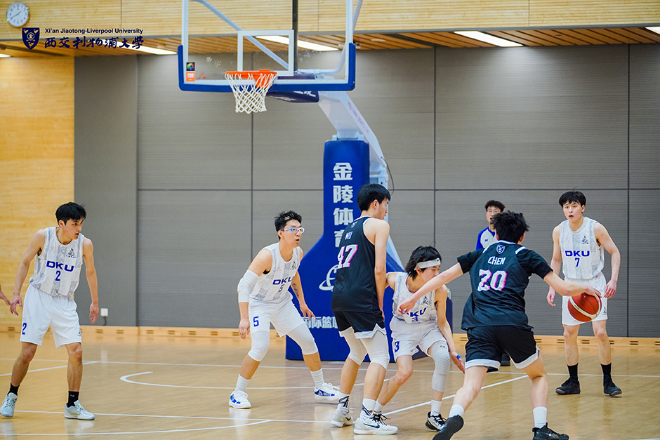 世体：巴萨仍考虑签格里马尔多；坎塞洛、穆尼奥斯也愿意加盟